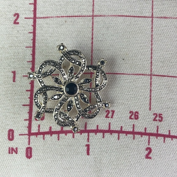 Vintage Braided Brooch Black Crystal Silver Tone - Picture 6 of 6